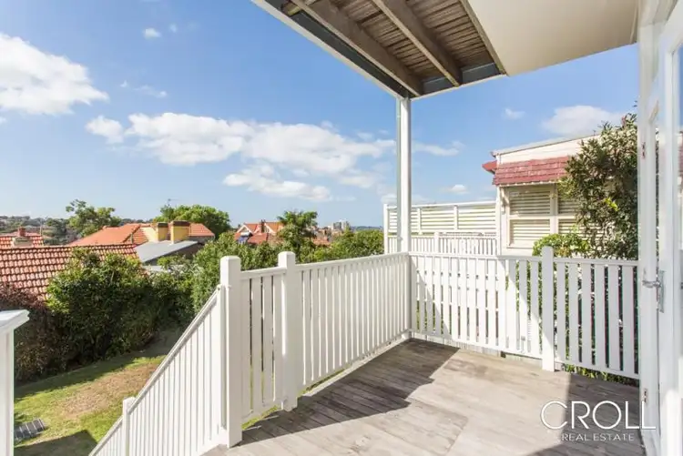 2/11a Orlando Avenue