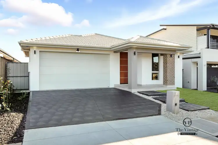 31 Wakeful Avenue, Menangle Park NSW 2563