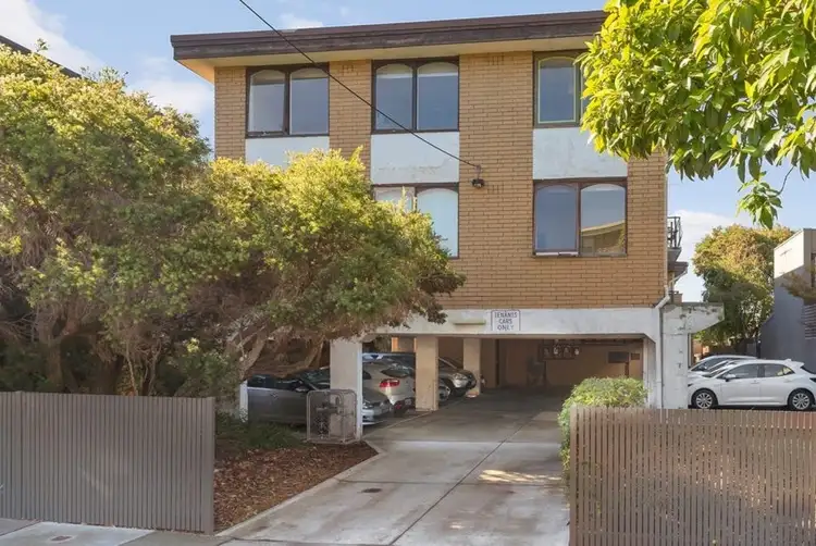 3/9 Adam Street