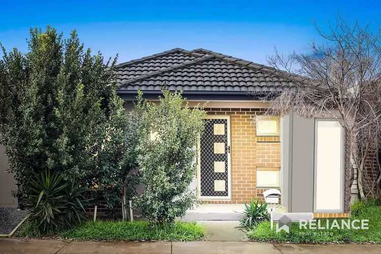 8 Tom Roberts Parade, Point Cook VIC 3030