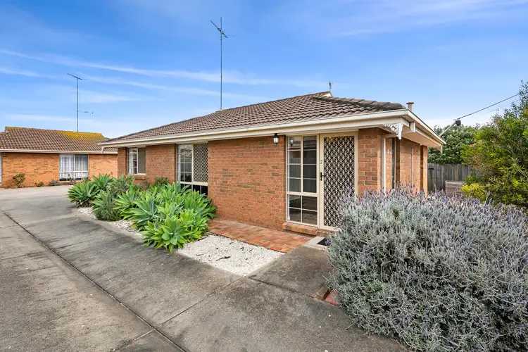 2/68 Watsons Road, Newcomb VIC 3219