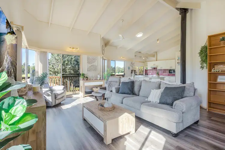 2/22 Berrambool Drive, Berrambool NSW 2548