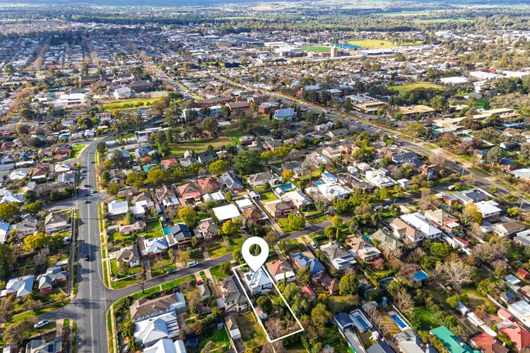 18 Sunshine Avenue, Turvey Park NSW 2650