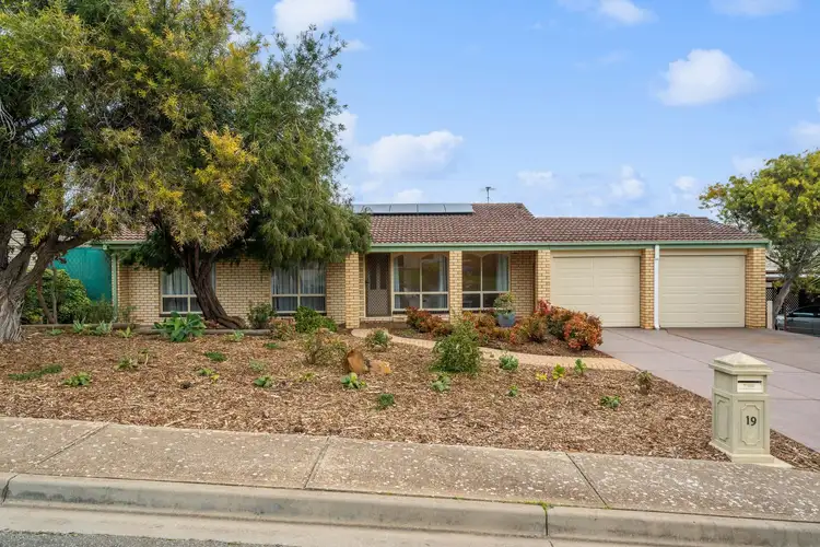19 Thermopylae Crescent, Hallett Cove SA 5158