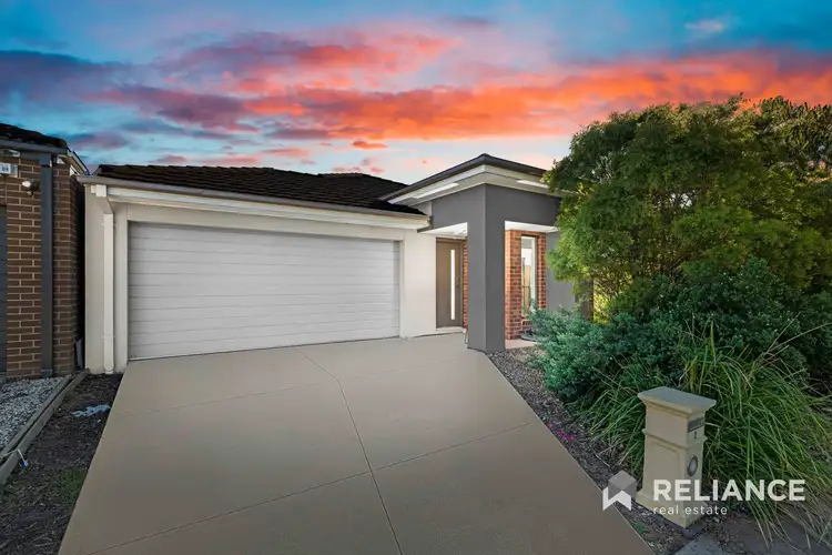 2 Tuncurry Road, Point Cook VIC 3030