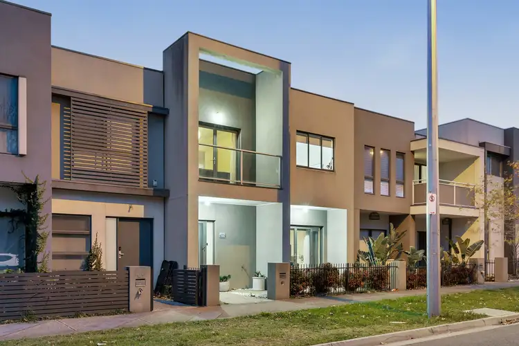 143 The Esplanade, Caroline Springs VIC 3023