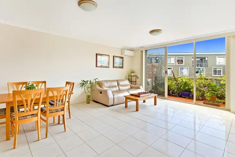 16/927-933 Victoria Road