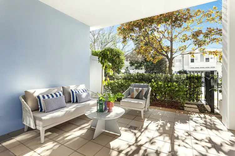 112/68 Peninsula Drive