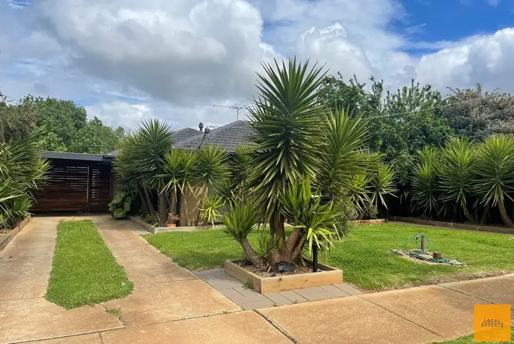 6 Hume Avenue, Melton South VIC 3338