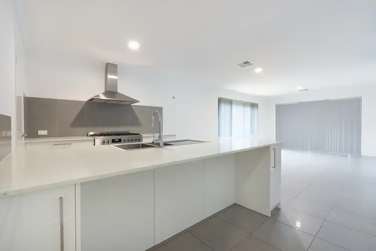 21 Orchardleigh Boulevard, Lakelands WA 6180
