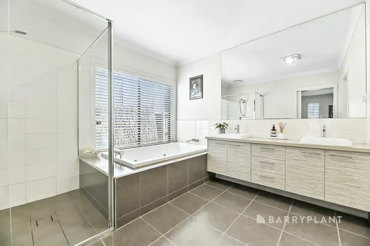 Fifth view of Homely house listing, 6 Manorwood Way, Berwick VIC 3806