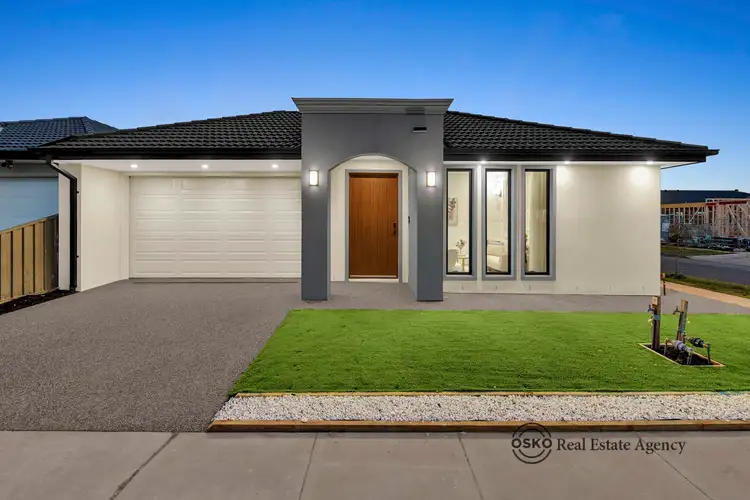 2 Karachi Avenue, Mount Cottrell VIC 3024