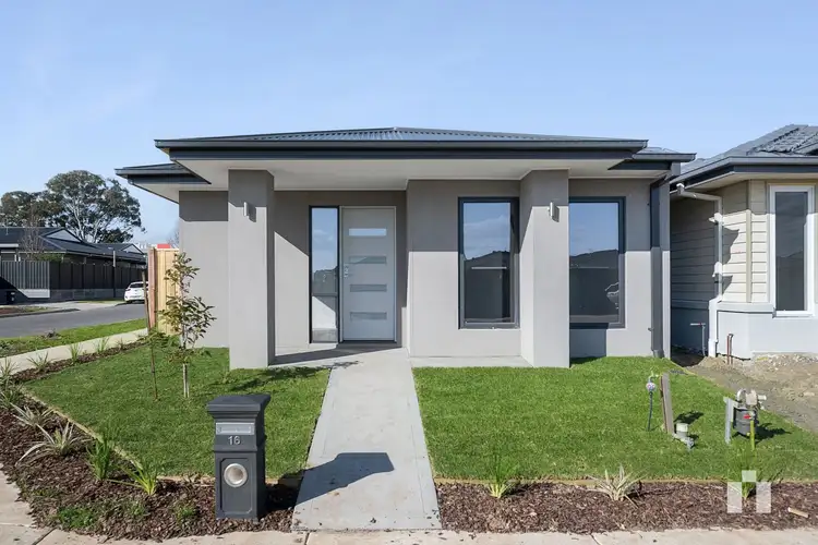16 Duffy Avenue, Doreen VIC 3754
