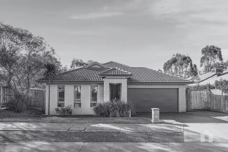 18 Lake Front Mews, Doreen VIC 3754