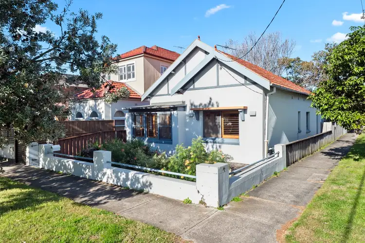 1 Raglan Street