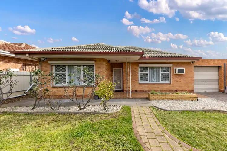 4 Dawn Avenue