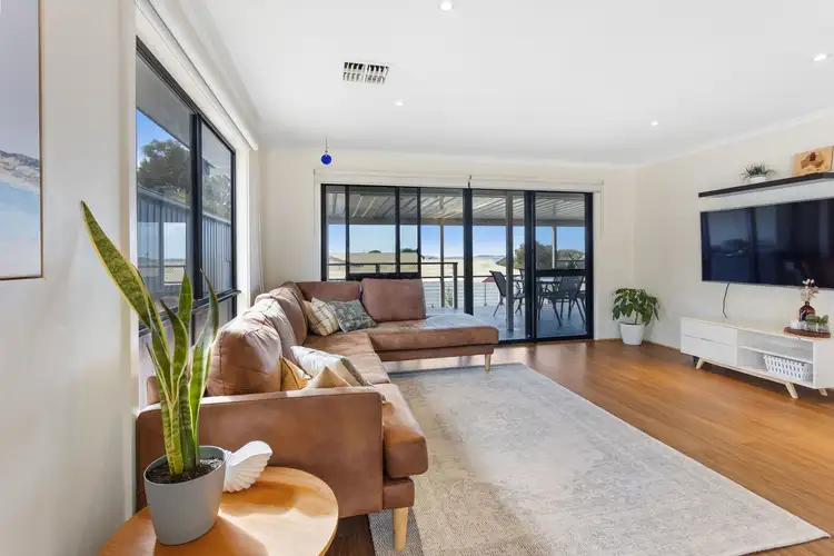 12 Springfield Drive