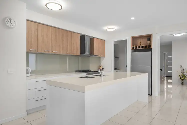 35 Paramount Boulevard, Wyndham Vale VIC 3024