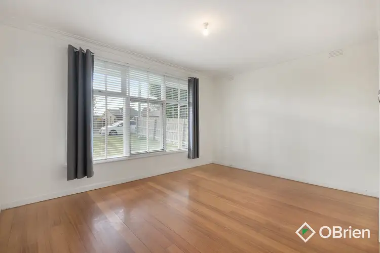 Fifth view of Homely house listing, 8 Netherbrae Court, Frankston VIC 3199