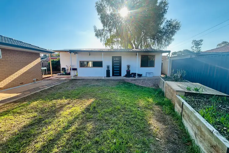 29 Denver (granny) Drive, Parafield Gardens SA 5107