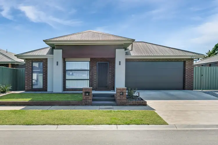 5 Willowbank Court
