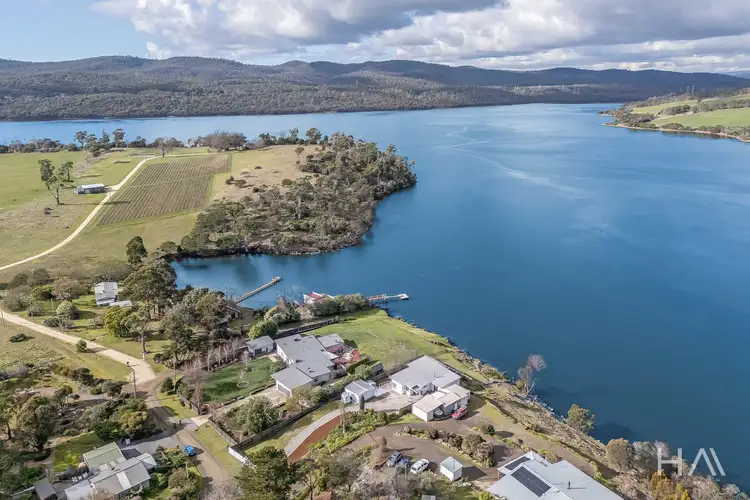 52 West Bay Road, Rowella TAS 7270