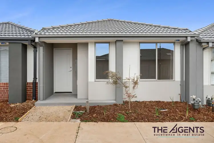 32 Listowel Grove, Rockbank VIC 3335