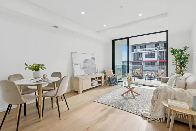 302/77 Edward Street