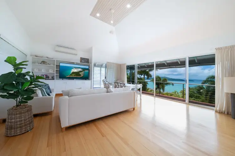 9 Shutehaven Close, Shute Harbour QLD 4802