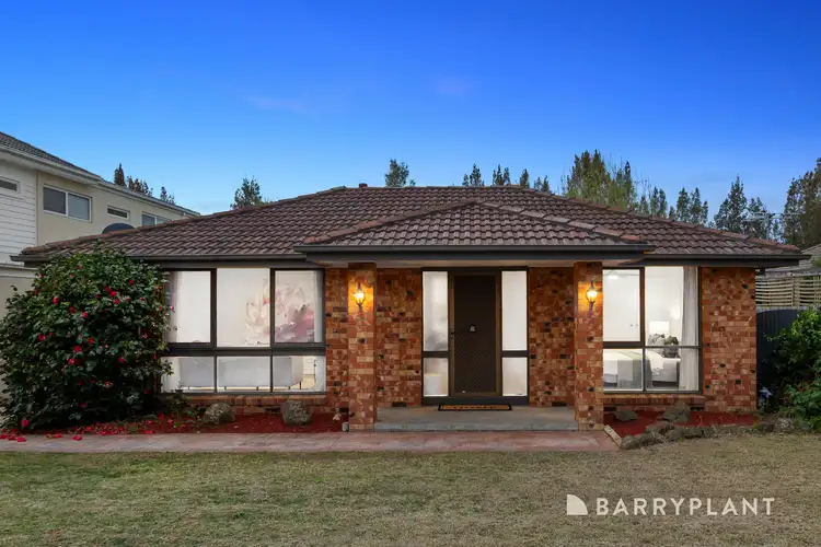 18 Valleyview Drive, Rowville VIC 3178