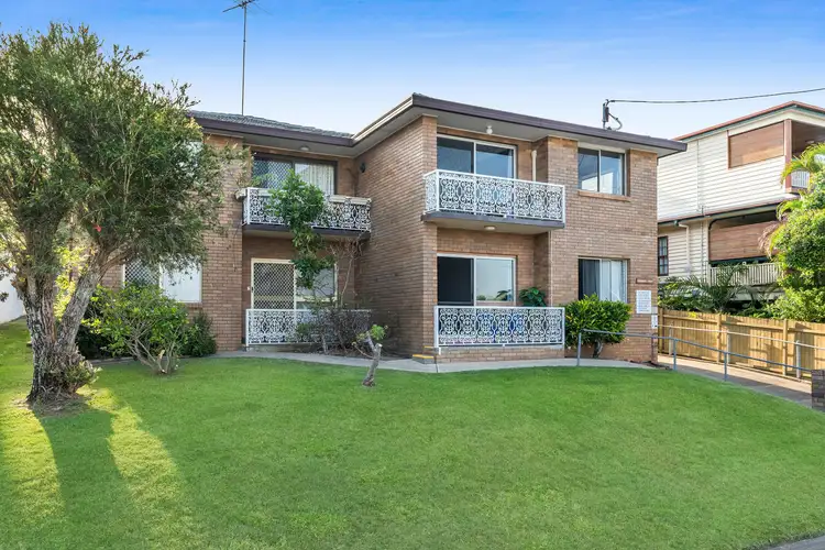 2/161 Melville Terrace, Manly QLD 4179