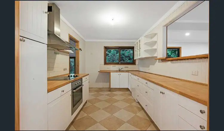 39 Mount Glorious Road, Samford Village QLD 4520