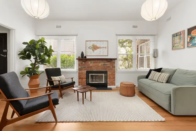 2/1 Hughenden Road, St Kilda East VIC 3183
