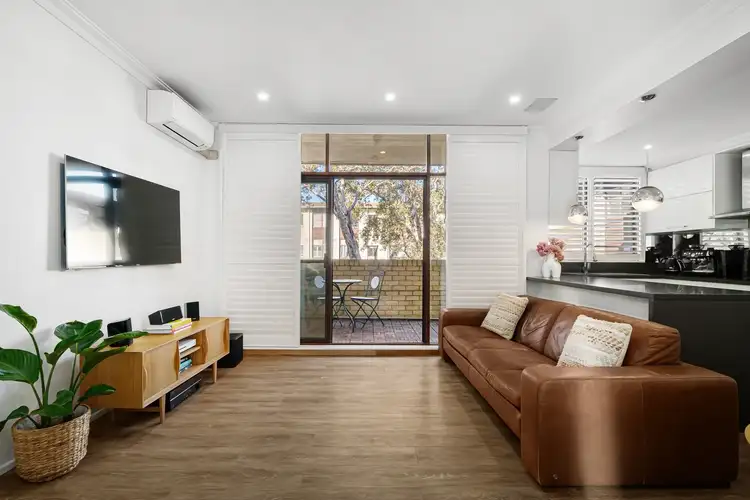 33/54-58 Solander Street