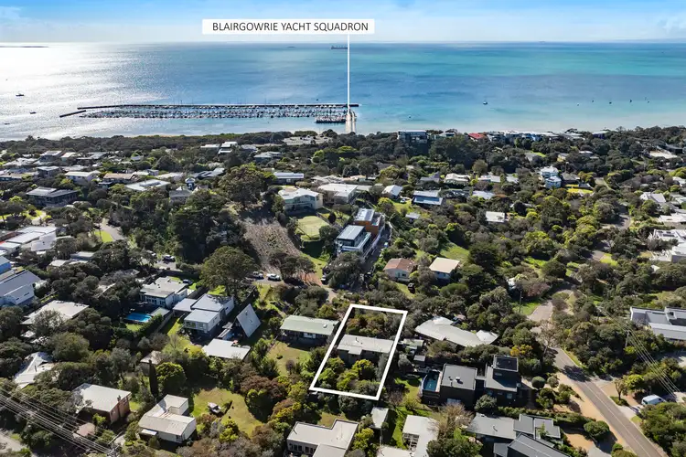 3 Fawkner Avenue