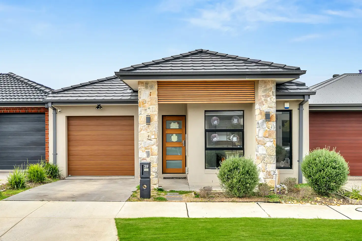 Main view of Homely house listing, 39 Positano Circuit, Berwick VIC 3806