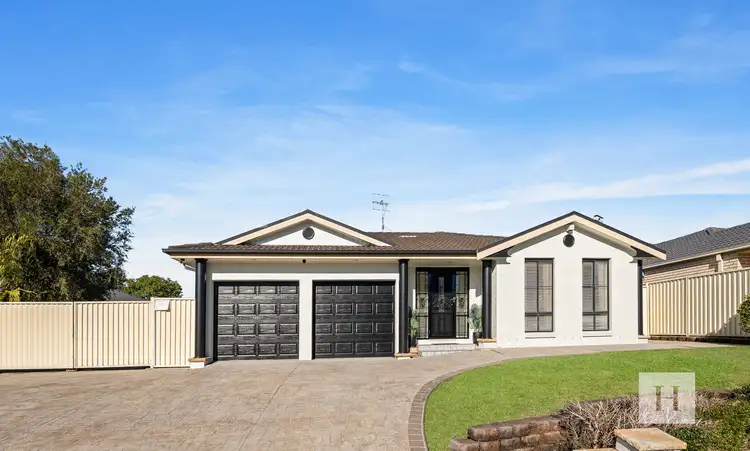 11 Mountain Ash Road