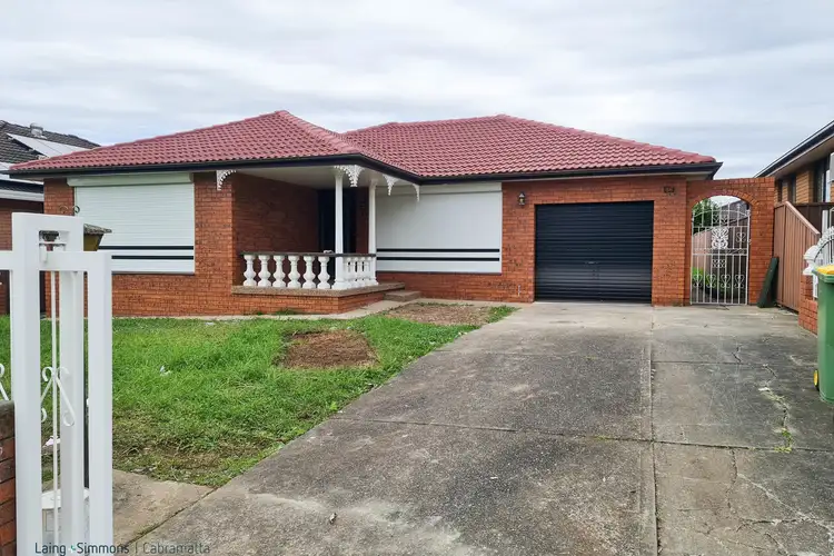 18 Flemington Street, St Johns Park NSW 2176