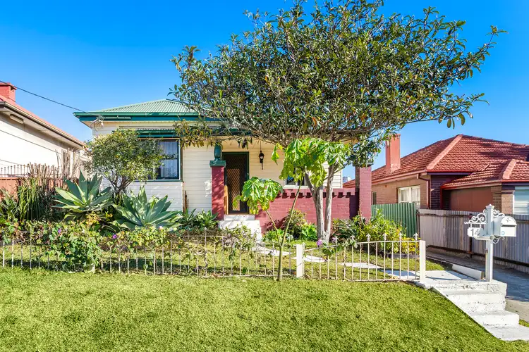 14 Lake Avenue, Cringila NSW 2502