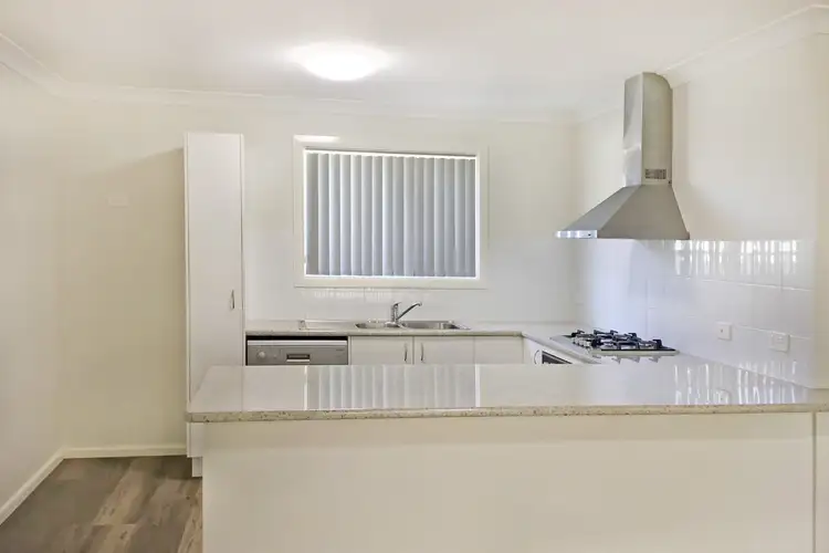 2/41 Third Ave, Narromine NSW 2821