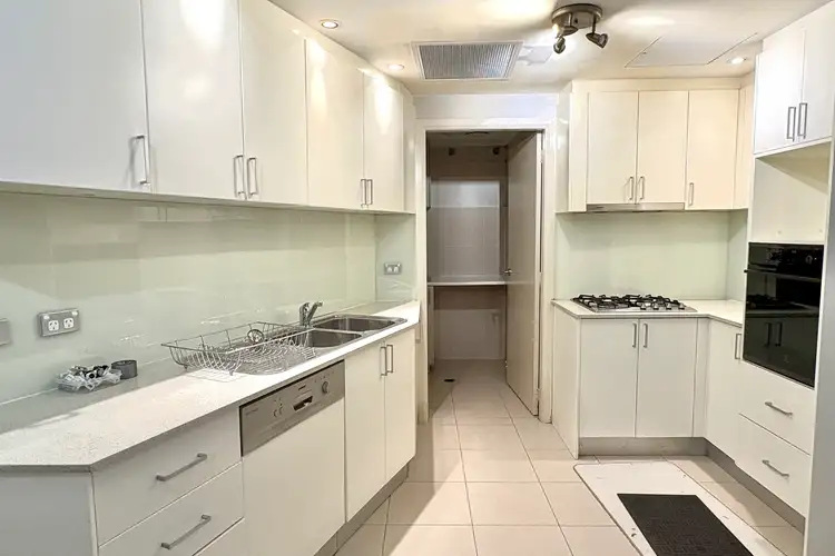 10/1-7 Rowe Street