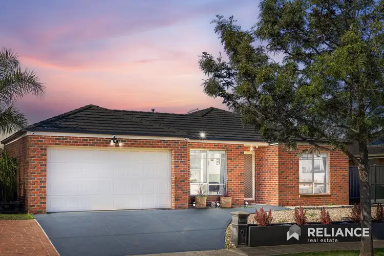 21 Condamine Avenue, Manor Lakes VIC 3024