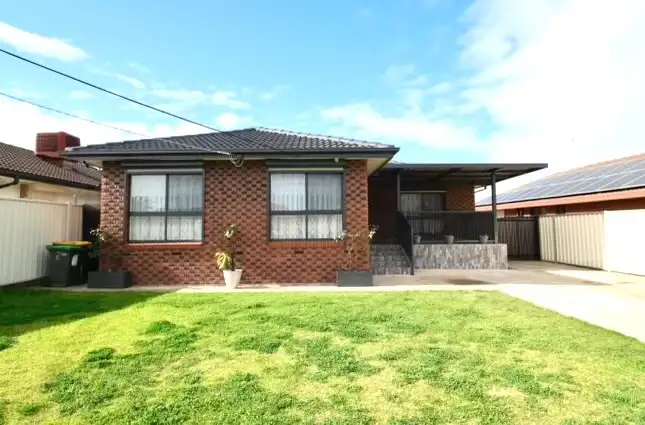 126 Kings Road, St Albans VIC 3021