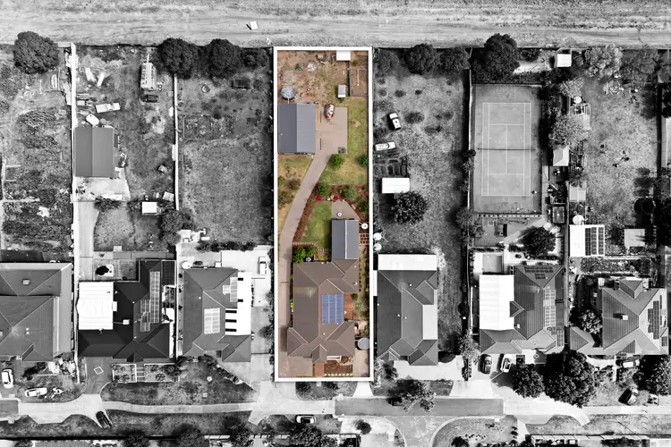 12 Knight Court, Hillside VIC 3037