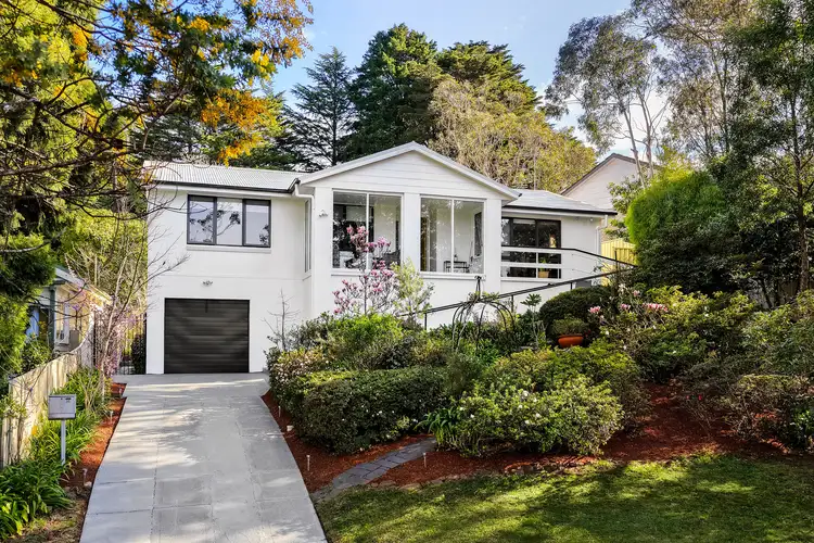 35 Hume Avenue, Wentworth Falls NSW 2782