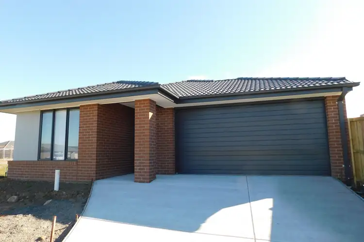 12 Carisbrook Crescent, Winter Valley VIC 3358