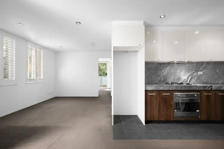 15/2-4 Frances Street