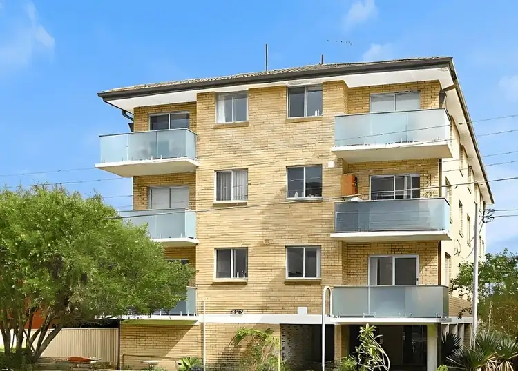 9/3 Houston Road