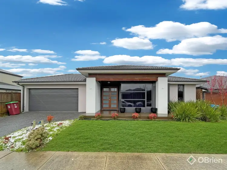 16 Cubbie Way, Clyde North VIC 3978