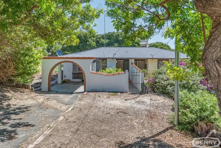 1/10 Mippi Road, Halls Head WA 6210
